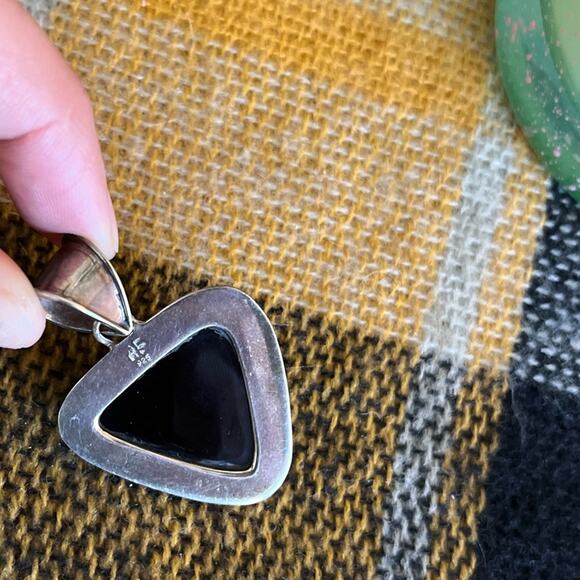 Sterling Silver Mother Of Pearl Blister Pendant - Picture 8 of 9